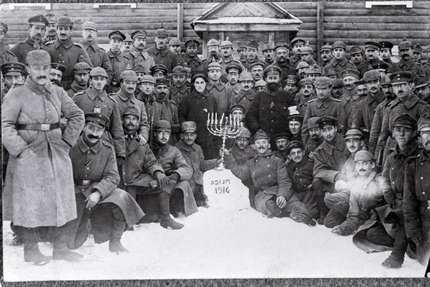 חג חנוכה 1916. יהודי רייכסווהר במלחמה.