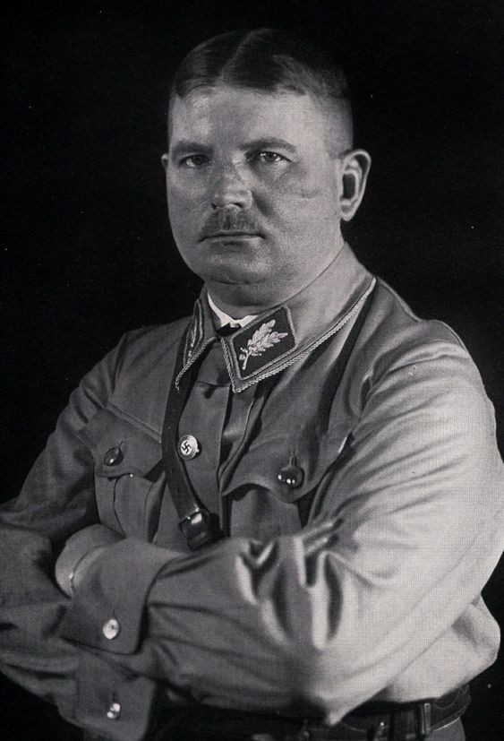 Der Untermensch א. תמונת השער. עם זאת, יש לציין כי הדימוי איננו יהודי כי אם "סלאבי". ארנסט רהם- Röhm. מפקד SA - Sturmabteilung ומתחרהו של היטלר על מעמד
